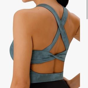 Sports Bras for Women Criss-Cross Back Padded Workout Tank Tops Medium